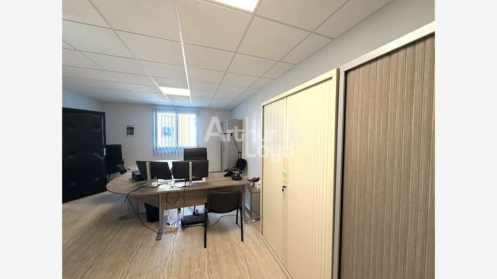 Bureaux de 73m² à louer axe routier à Poitiers 