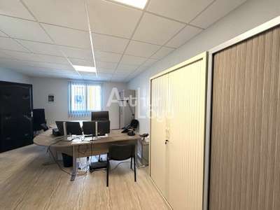 Bureaux de 73m² à louer axe routier à Poitiers 