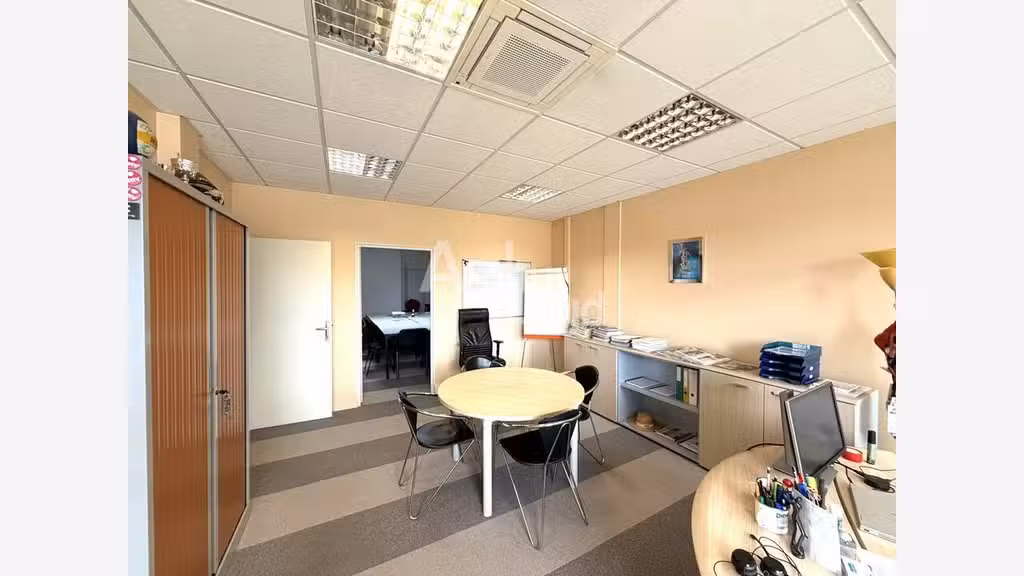 Bureaux de 236m² à louer à Poitiers empl attractif