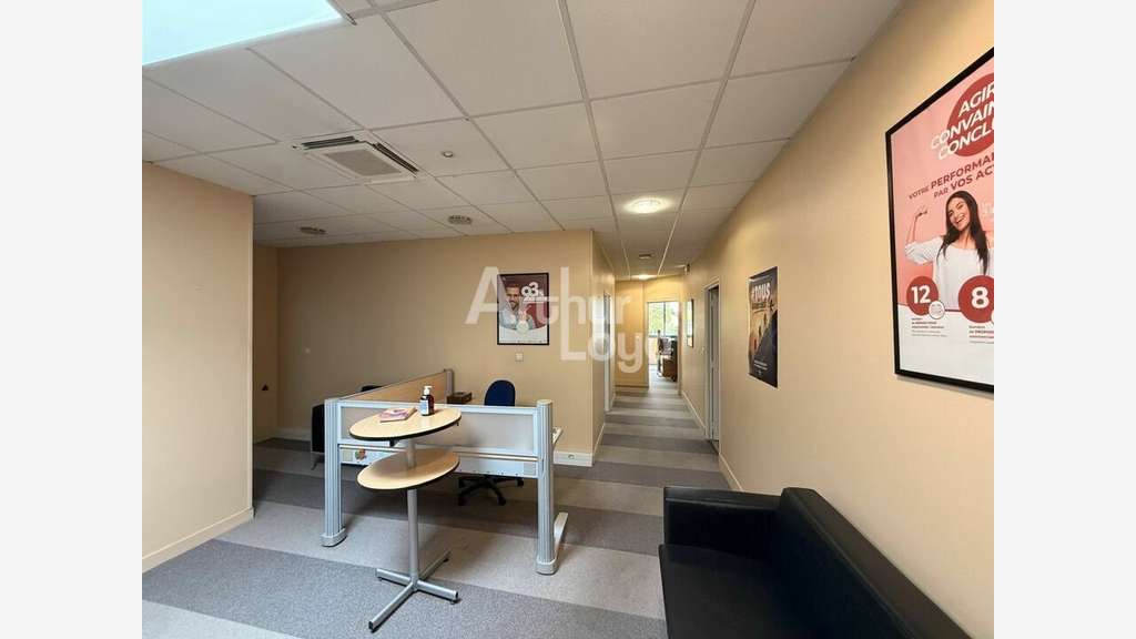 Bureaux de 236m² à louer à Poitiers empl attractif