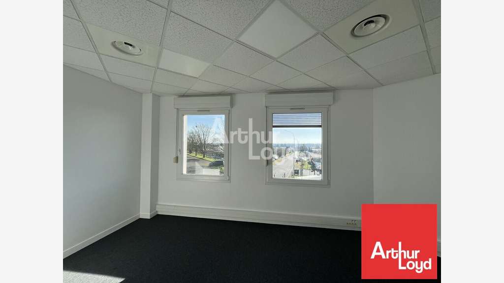 Bureaux de 180m² à louer en RDC à Poitiers 