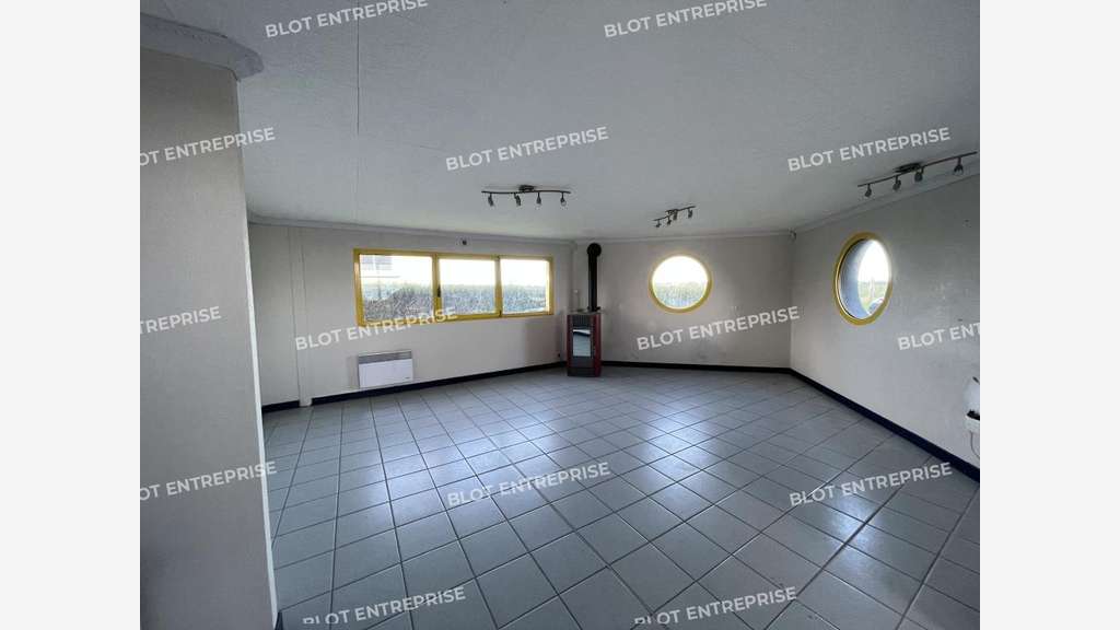 A louer bureaux de 179m² axe St Brieuc Lamballe