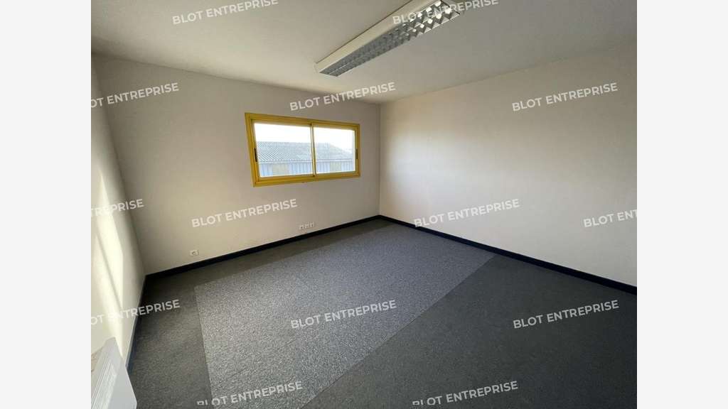 A louer bureaux de 128m² axe St Brieuc Lamballe