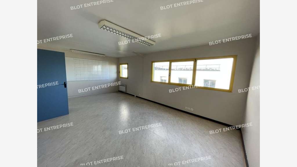 A louer bureaux de 128m² axe St Brieuc Lamballe
