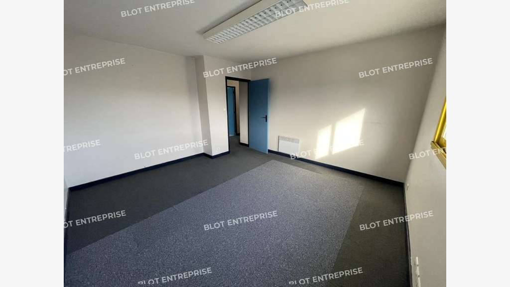 À LOUER - BUREAUX 179 m² AXE ST BRIEUC / LAMBALLE