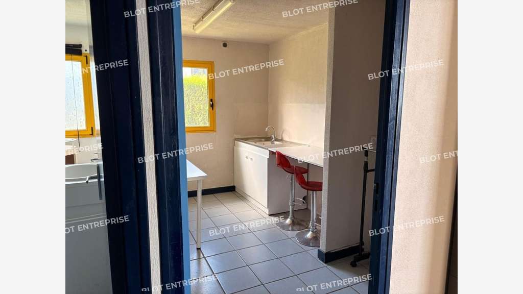 À LOUER - BUREAUX 179 m² AXE ST BRIEUC / LAMBALLE