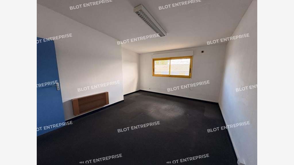 À LOUER - BUREAUX 128 m² AXE ST BRIEUC / LAMBALLE