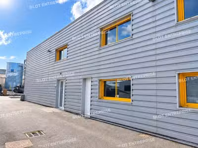 À LOUER - BUREAUX 128 m² AXE ST BRIEUC / LAMBALLE