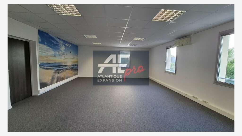 Bureaux de 87m² à louer au 1er étage à Pornichet