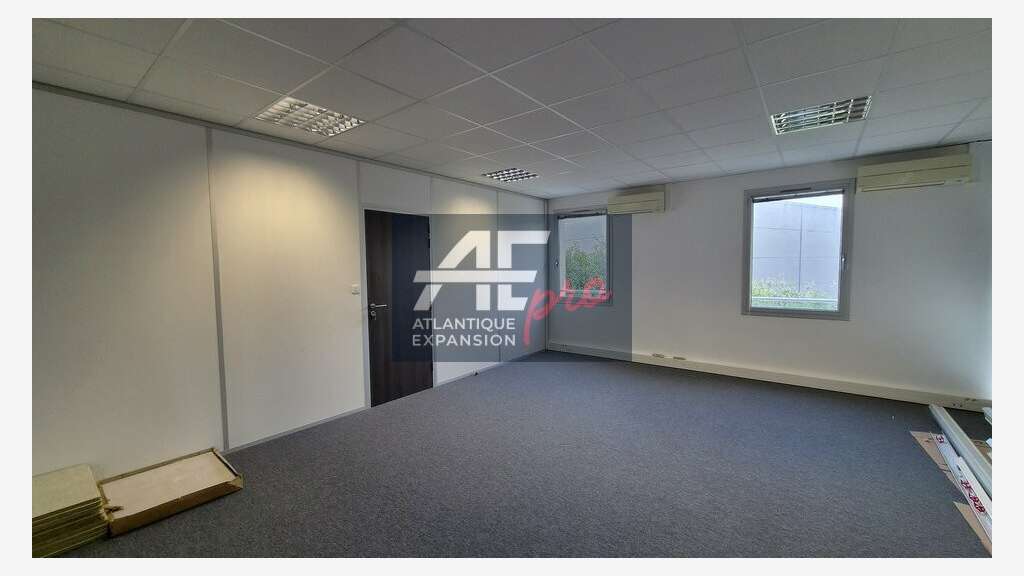 Bureaux de 87m² à louer au 1er étage à Pornichet