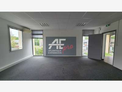 Bureaux de 87m² à louer au 1er étage à Pornichet