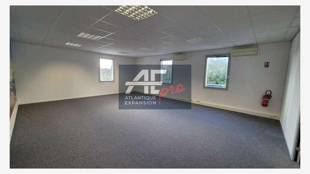 Bureaux de 87m² à louer au 1er étage à Pornichet