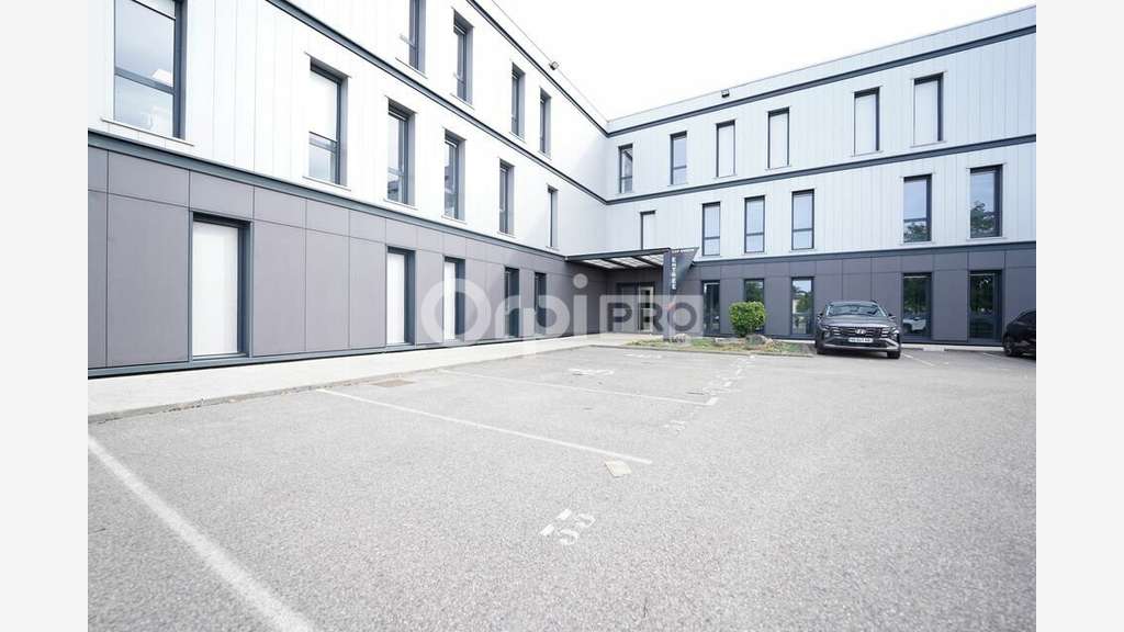 BUREAUX A LOUER - 204 m² - PUSIGNAN