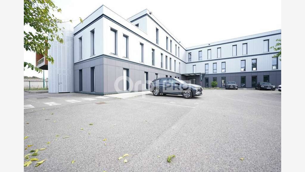 BUREAUX A LOUER - 204 m² - PUSIGNAN
