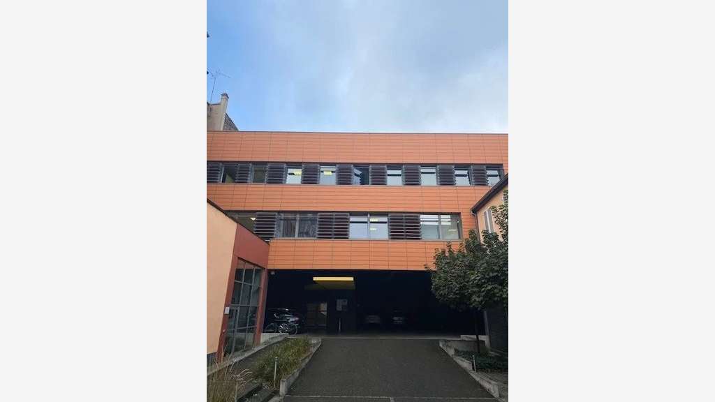 Bureau à louer 119m² R+1 Tribunal PMR Strasbourg