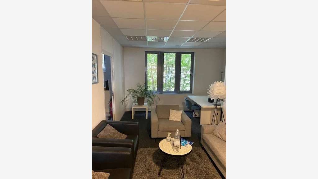 Bureau à louer 119m² R+1 Tribunal PMR Strasbourg