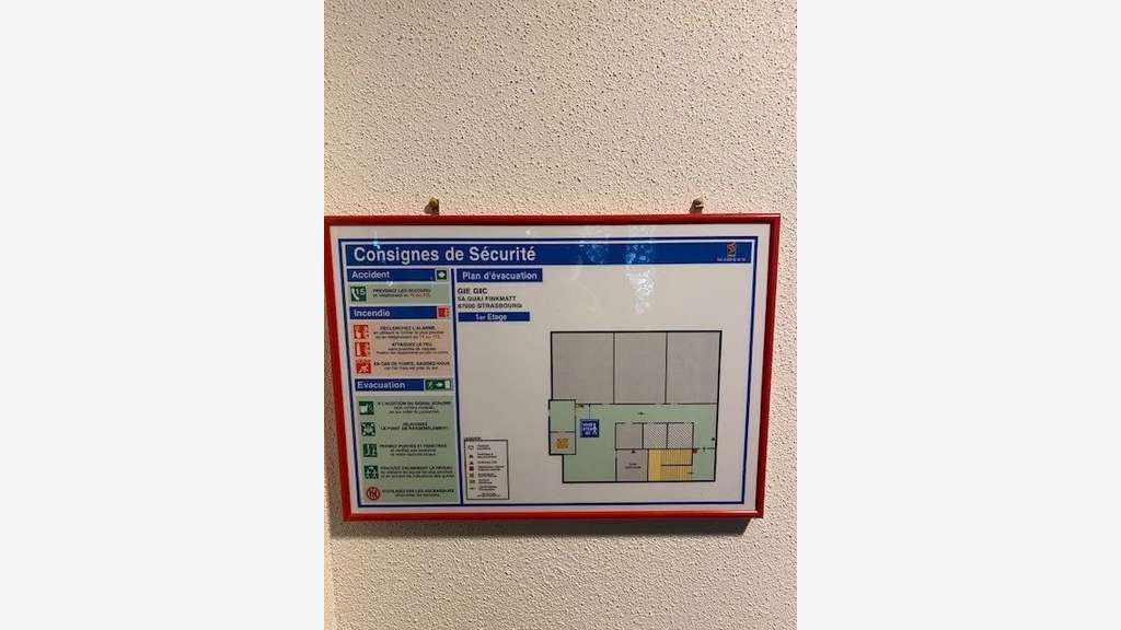 Bureau à louer 119m² R+1 Tribunal PMR Strasbourg