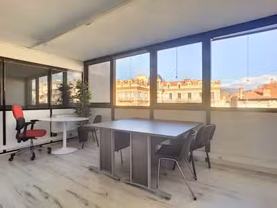 A louer bureaux à Nice quartier des Musiciens 