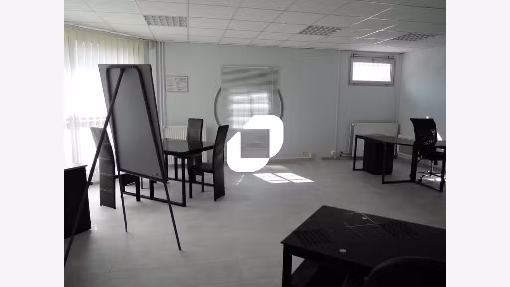A louer Bureaux 975m² Quincy voisins