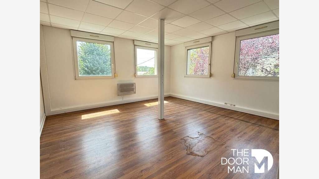 A louer bureau lumineux 72m² à Rambouillet RN10