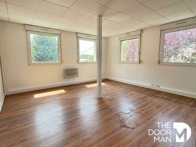 A louer bureau lumineux 72m² à Rambouillet RN10