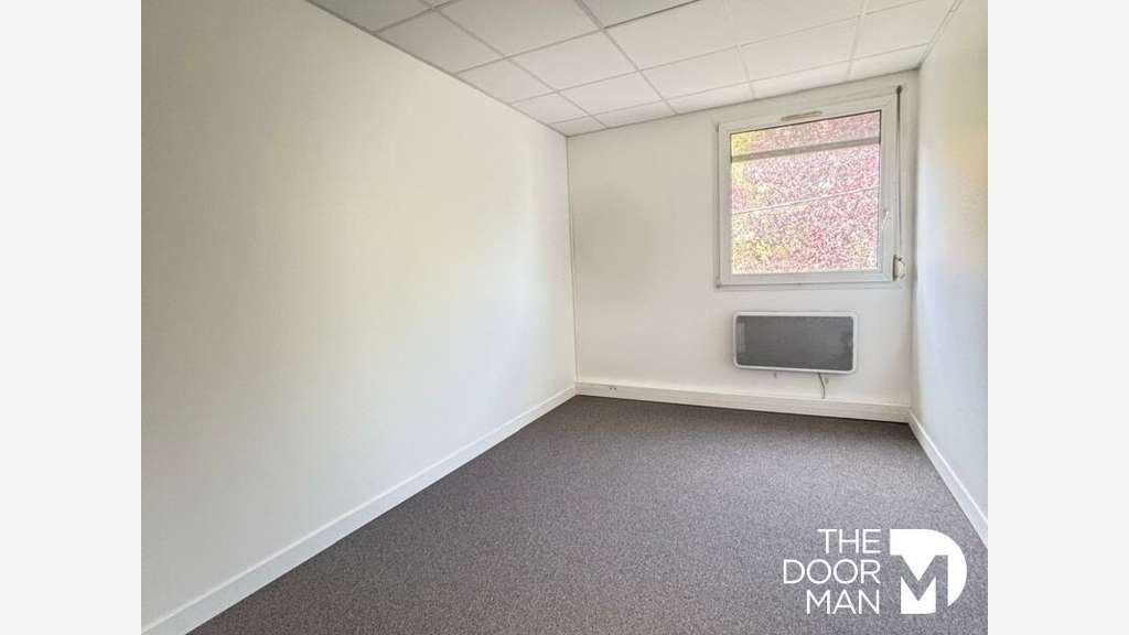 A louer bureau lumineux 72m² à Rambouillet RN10