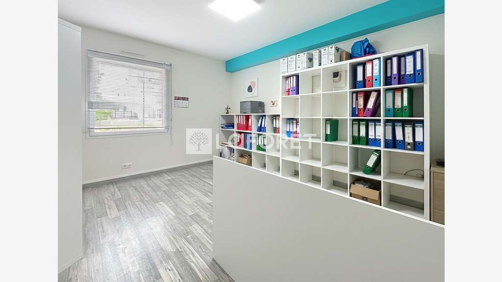 Bureaux Redon 250 m2 avec garage 7 véhicules
