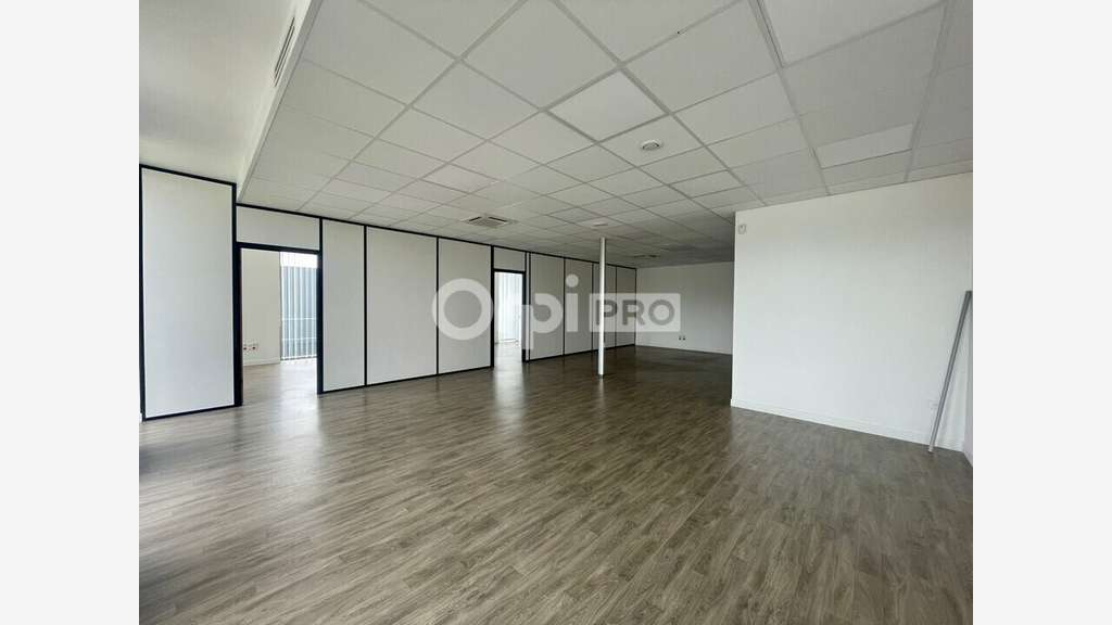 A louer bureau 102m² R+1 à Reims
