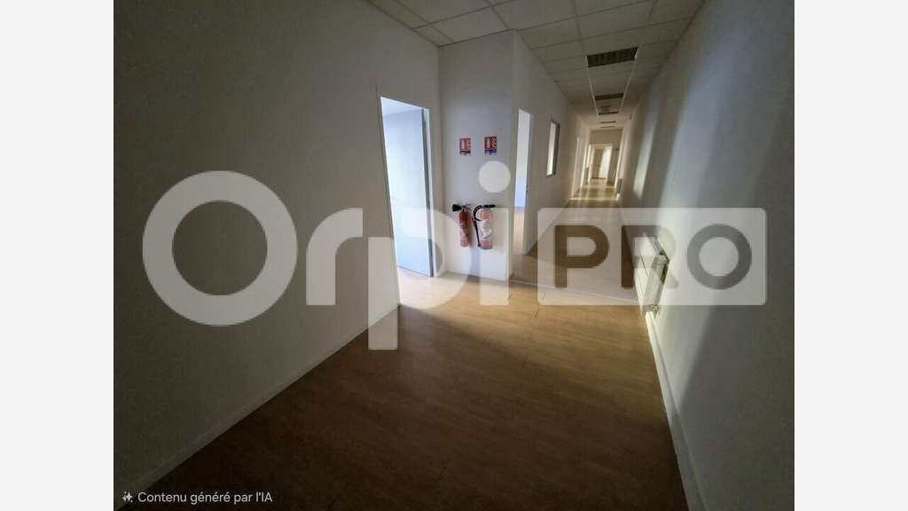 Bureau de 162m² à louer en RDC à Reims
