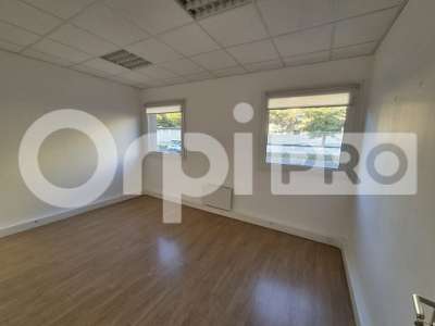 Bureau de 162m² à louer en RDC à Reims