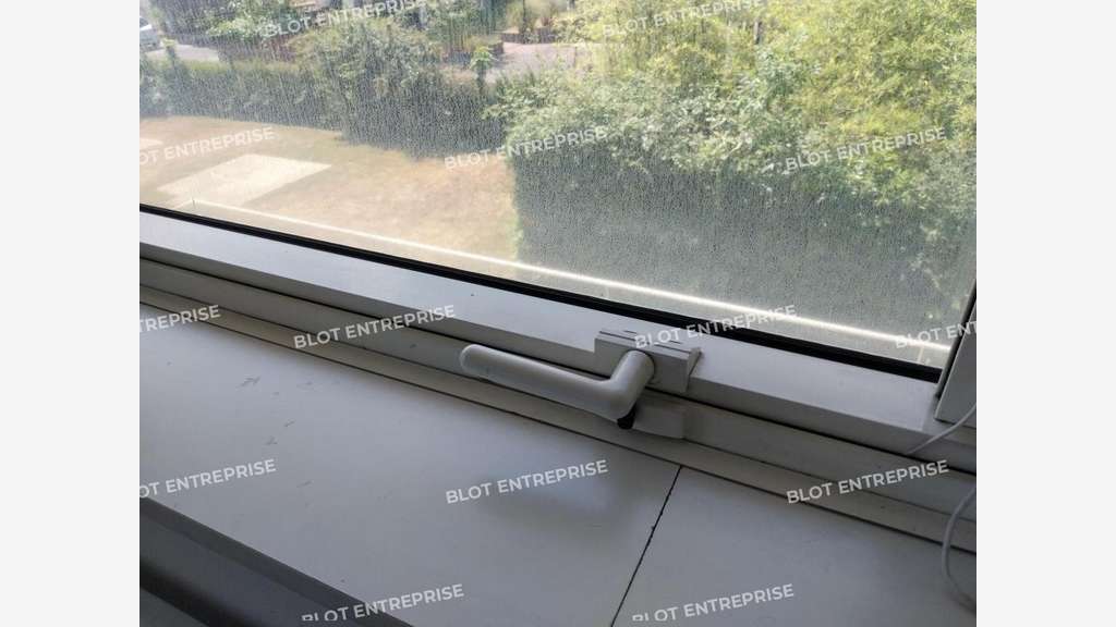 A louer bureaux de 2 665m² à Rennes axe passant