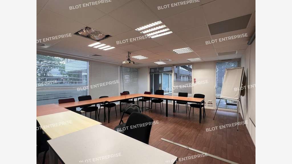 A louer bureaux de 972m² à Rennes Ecopole Sud Est