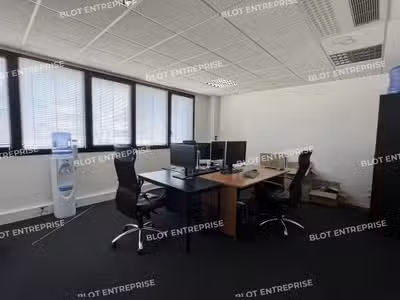 A louer bureaux 501m² à Rennes C.C. Longchamps