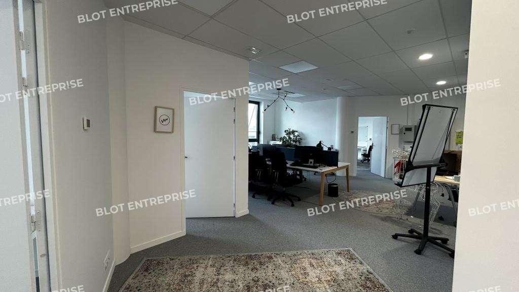 A louer bureaux de 317m² à Rennes Eurorennes
