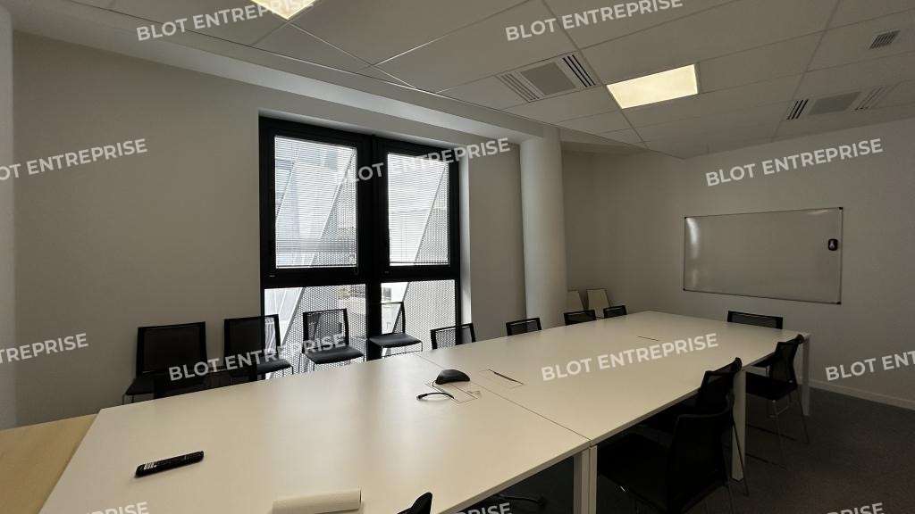 A louer bureaux de 317m² à Rennes Eurorennes
