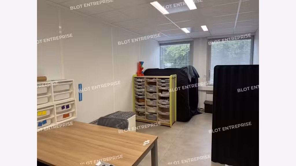A louer bureaux 186m² Rennes métro Henri Fréville