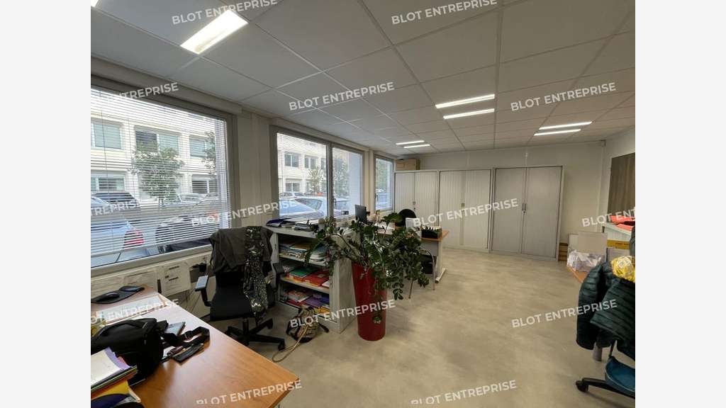 A louer bureaux 186m² Rennes métro Henri Fréville