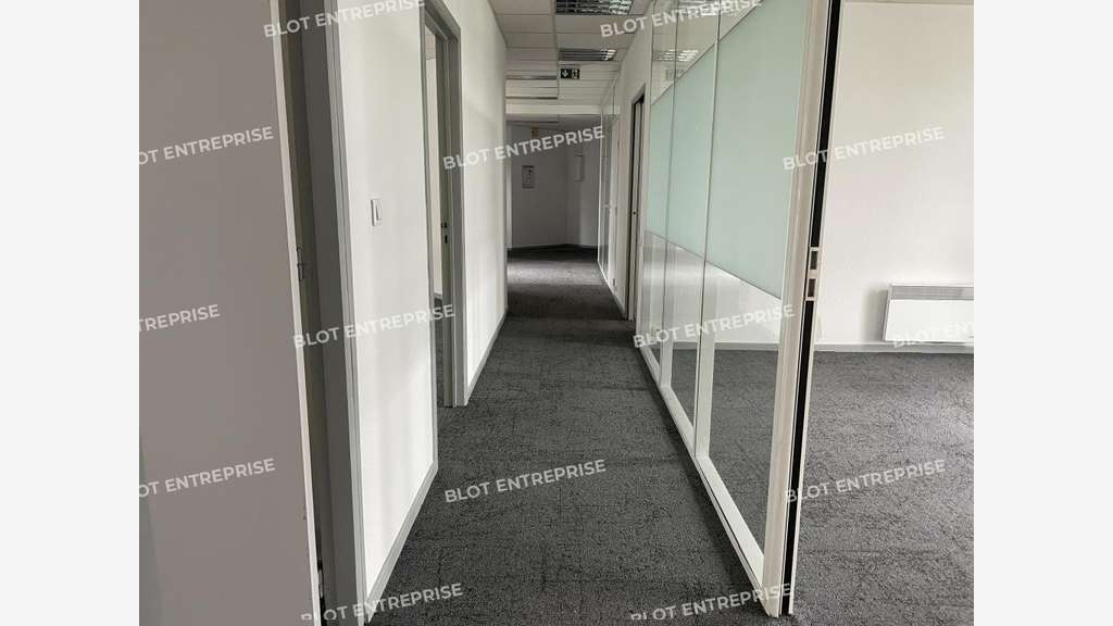 A louer bureaux de 161m² zi sud est Rennes 