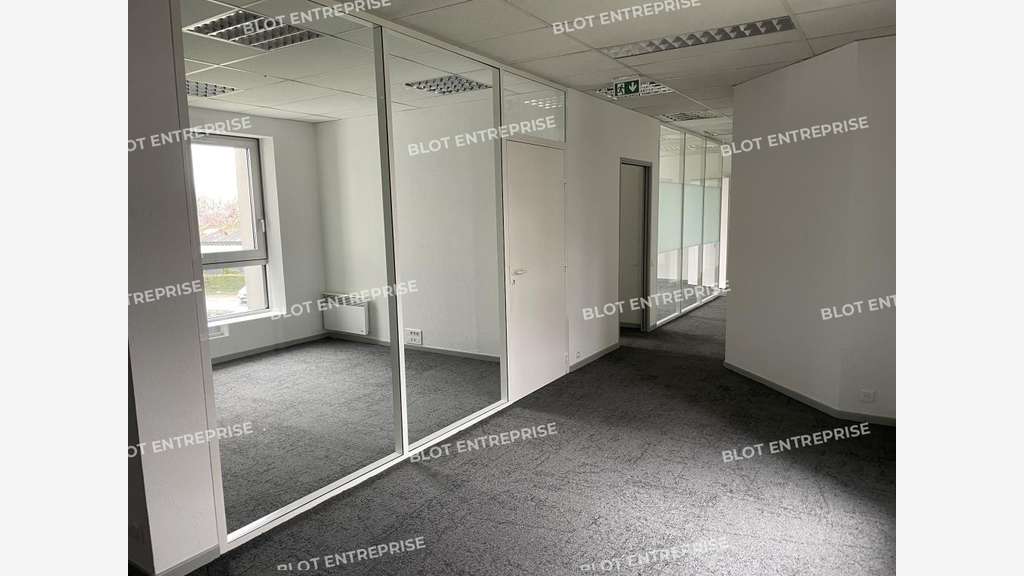 A louer bureaux de 161m² zi sud est Rennes 