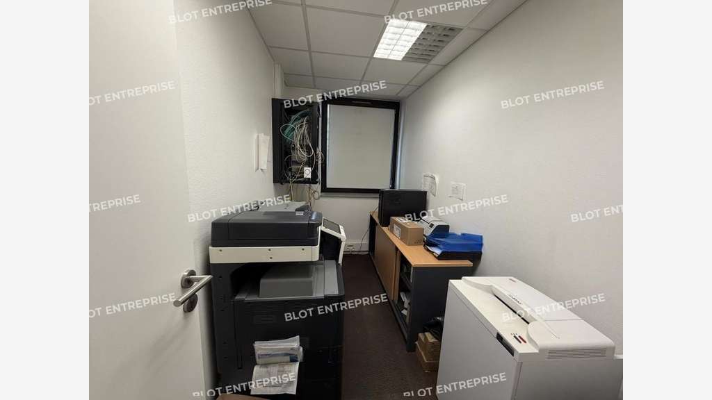 A louer bureaux 216m² à Rennes Plounévez-Quintin