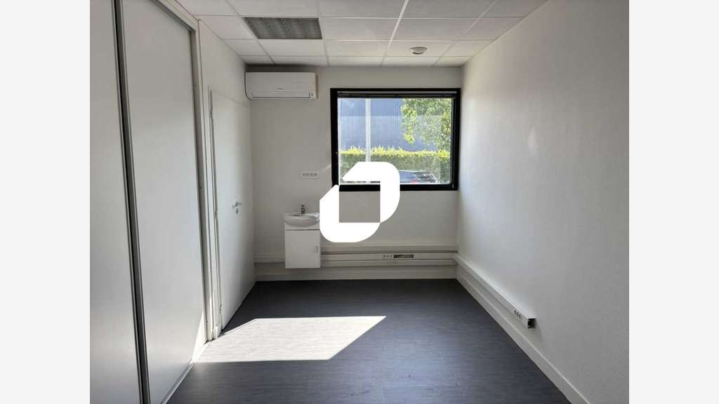A louer Bureaux 576m² Rillieux la pape
