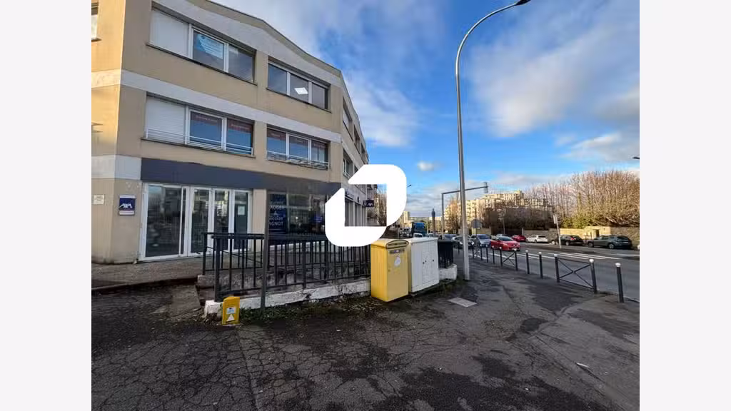 A louer Bureaux 112m² Ris orangis