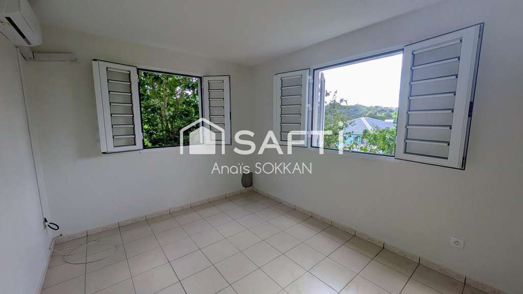 A louer local professionnel de 76m² Rivière-Salée