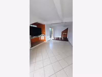 A louer local professionnel de 76m² Rivière-Salée
