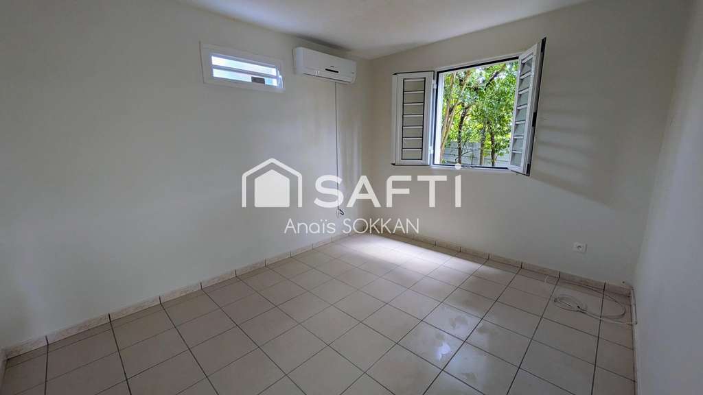 A louer local professionnel de 76m² Rivière-Salée