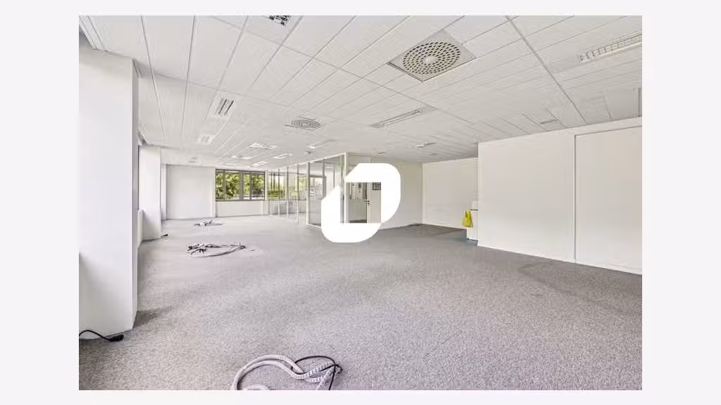A louer Bureaux 743m² Roissy en france