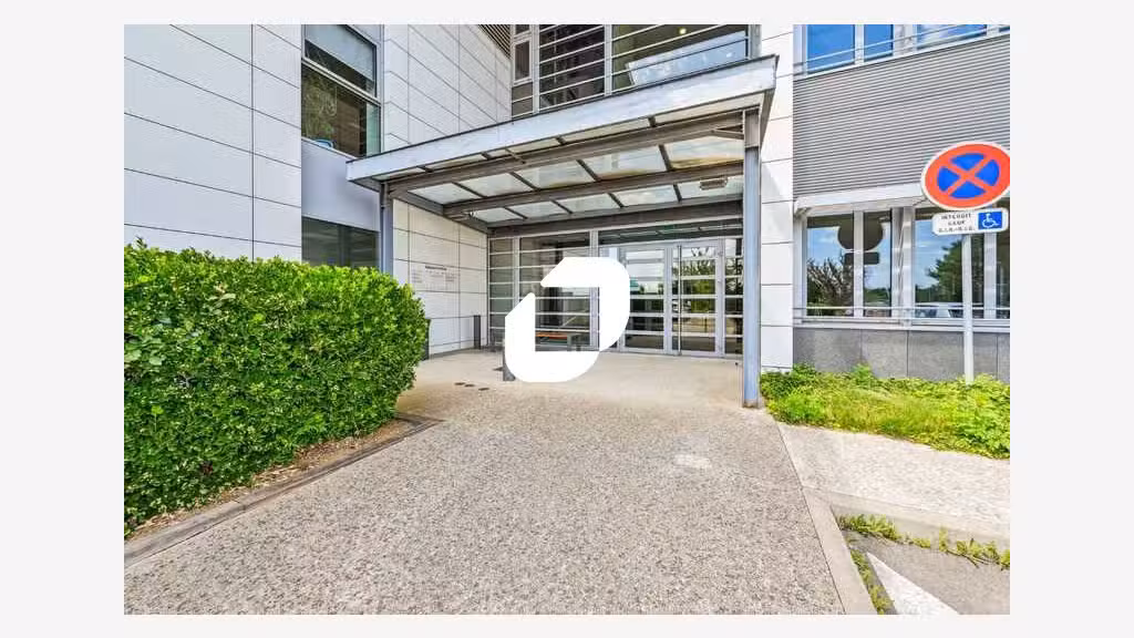 A louer Bureaux 743m² Roissy en france