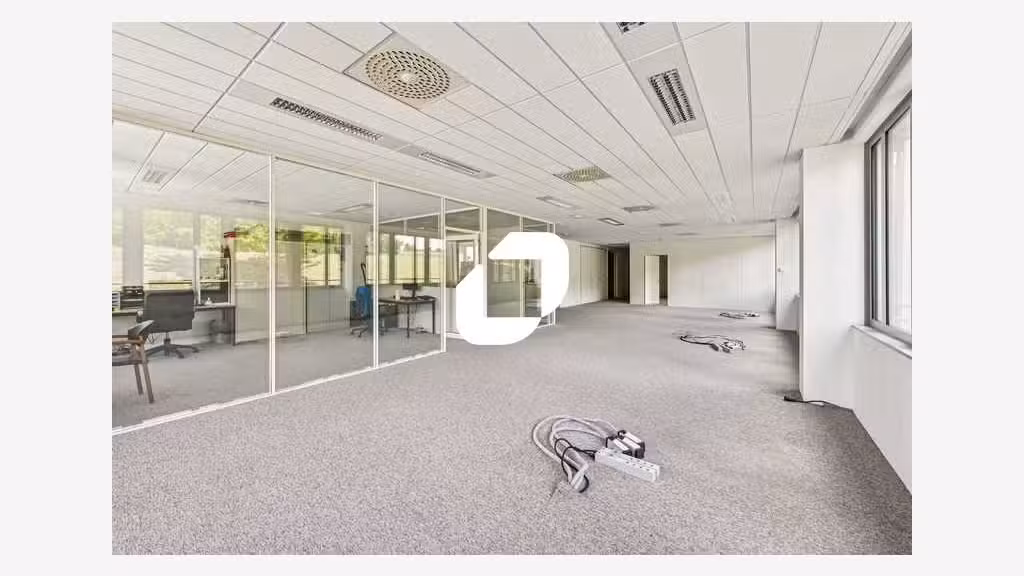 A louer Bureaux 743m² Roissy en france