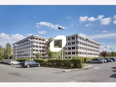 A louer Bureaux 8408m² Rungis