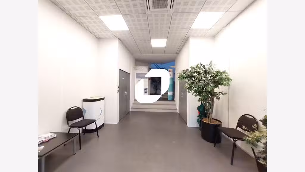 A louer Bureaux 343m² Saclay
